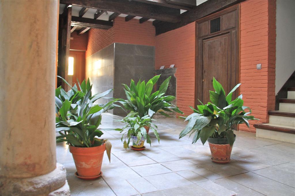 Apartamentos Inside Alhacaba Гранада Номер фото