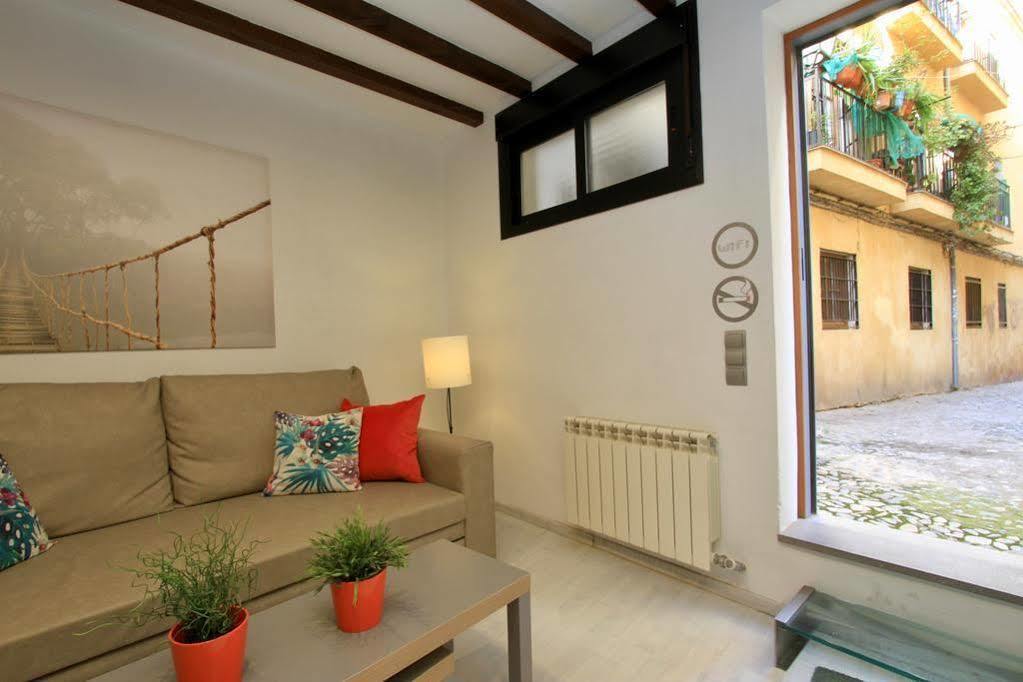Apartamentos Inside Alhacaba Гранада Екстер'єр фото